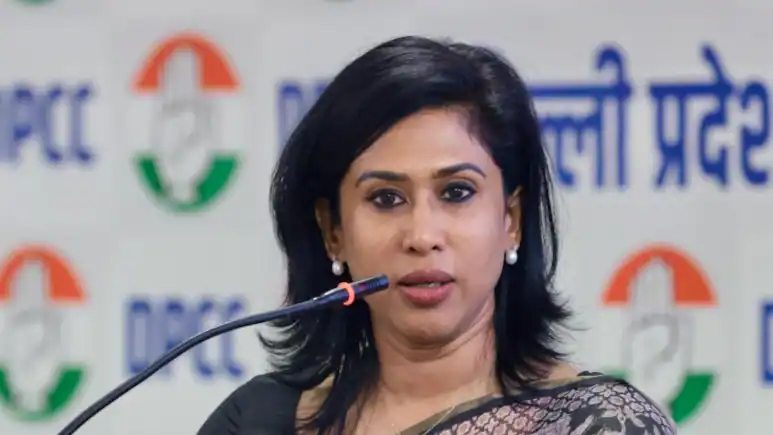 AAP सांसदों के BJP में जाने पर कांग्रेस का हमला