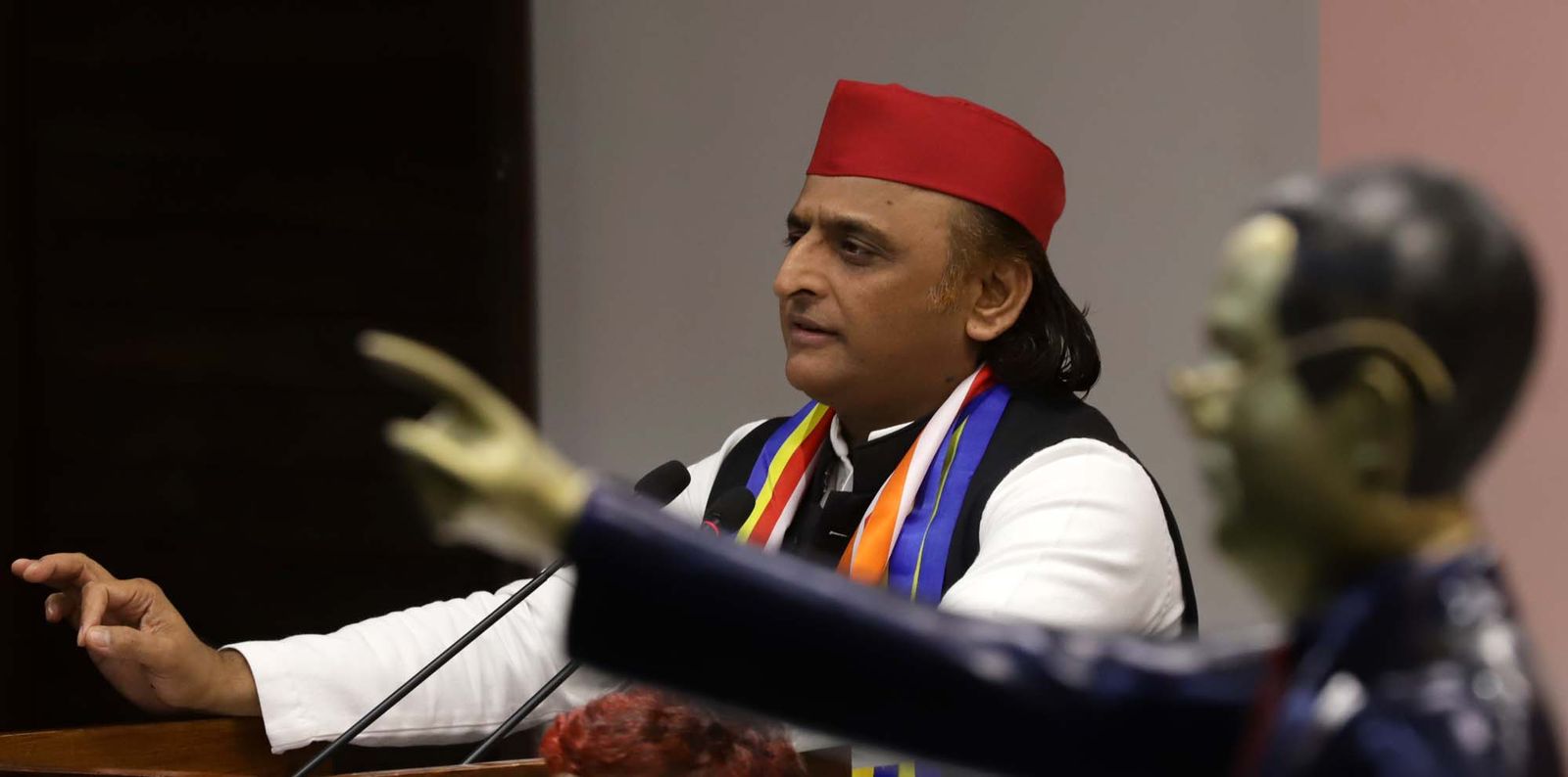 अखिलेश यादव का बड़ा हमला